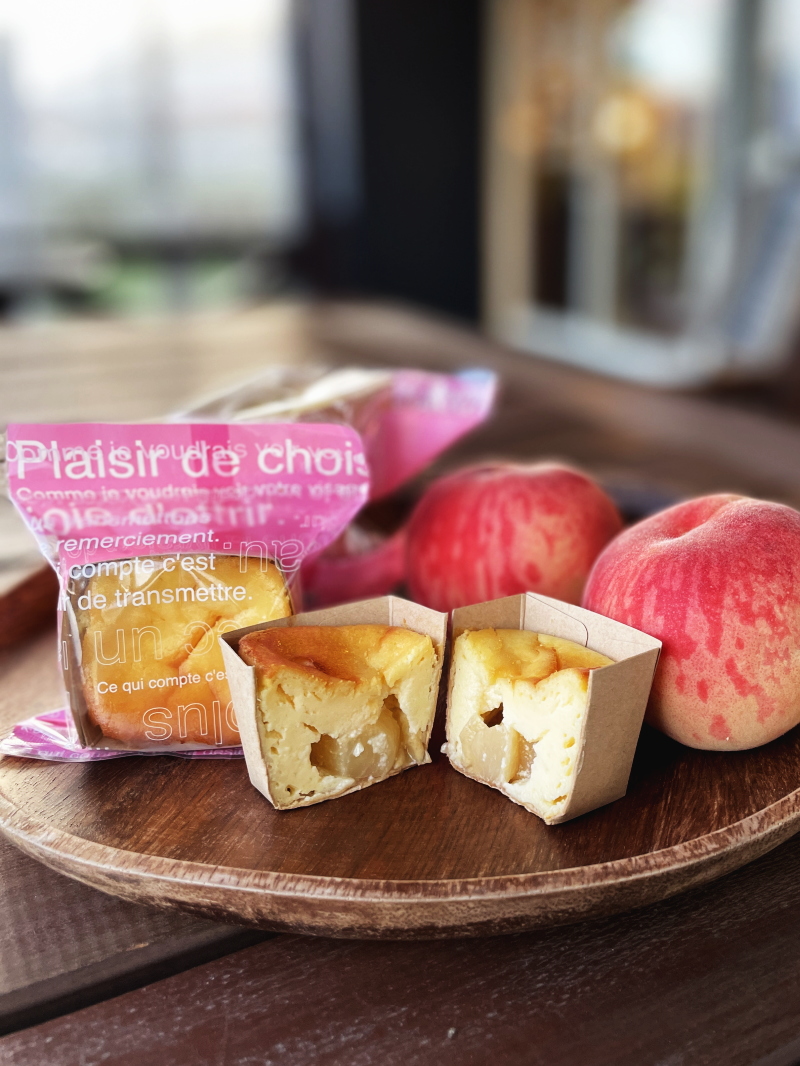 桃のスクエアチーズケーキ