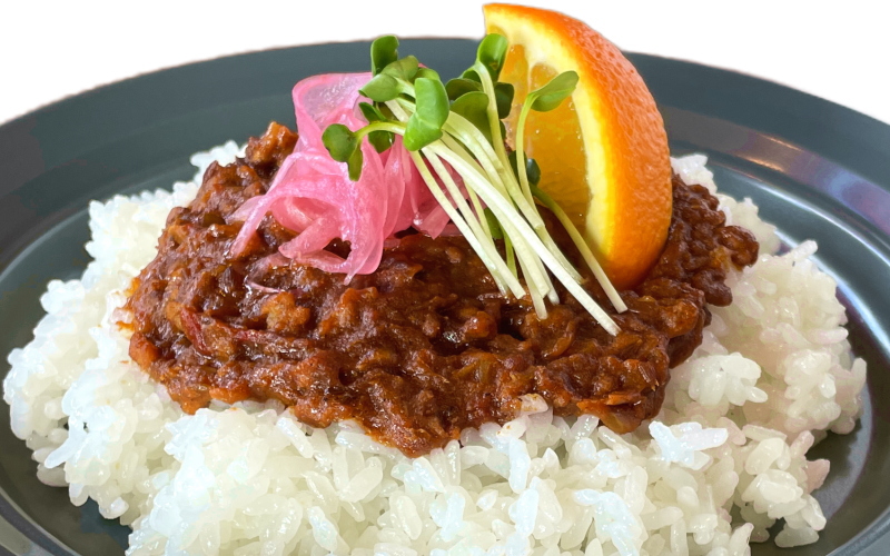 地元食材&マイルドスパイスでつくる、やみつきスパイスのキーマカレー(ライスorドッグ)